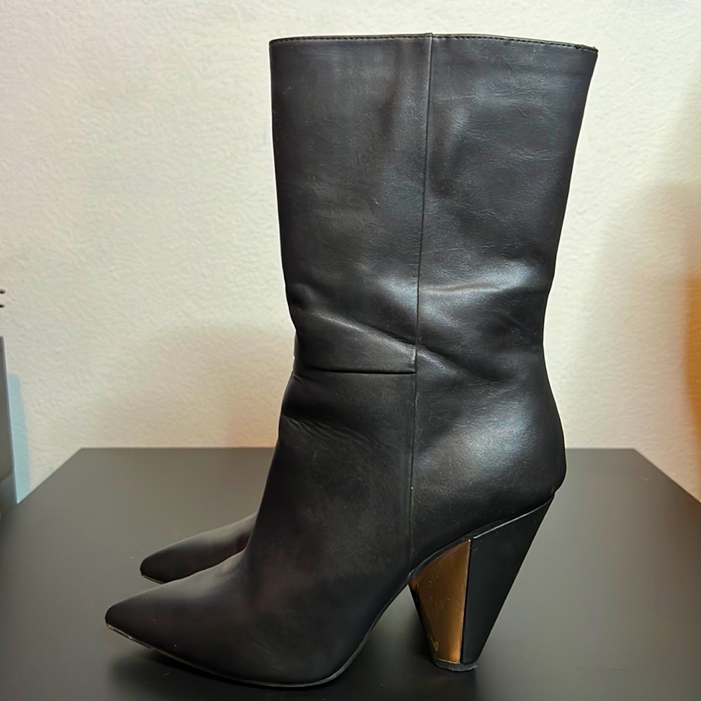 Black boots with gold heel 8.5